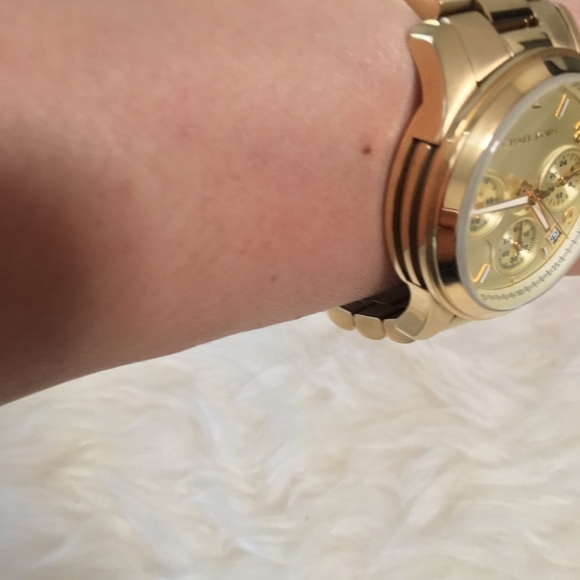 Michael Kors Chronograph Watch - Picture 7 of 9